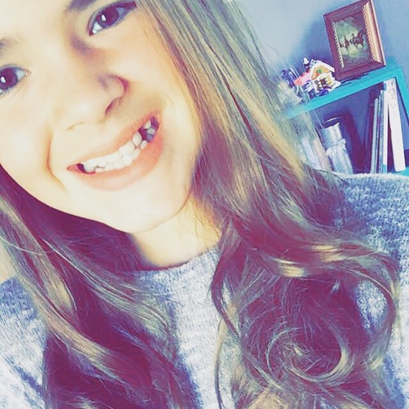 Meet your Posher, Hannah - Picture 1 of 1