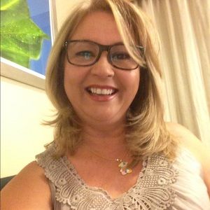 Meet your Posher, Gloria