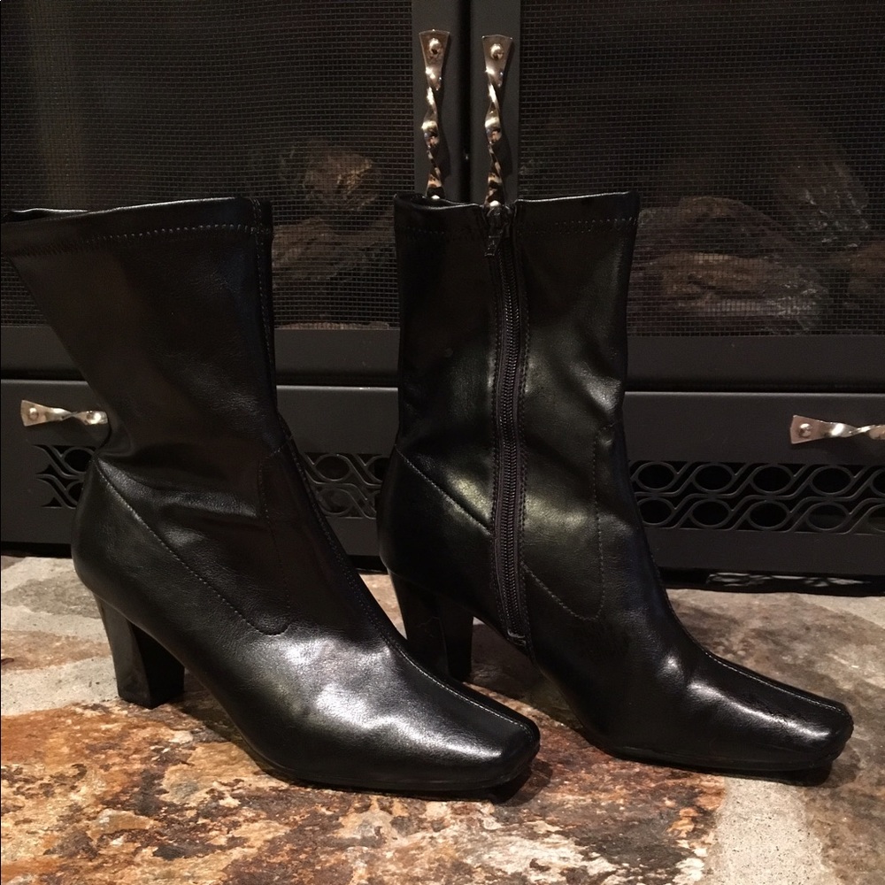 Aerosols black boots