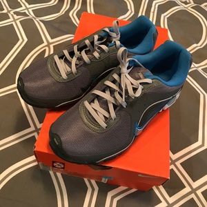 Nike women's Air Max Refresh