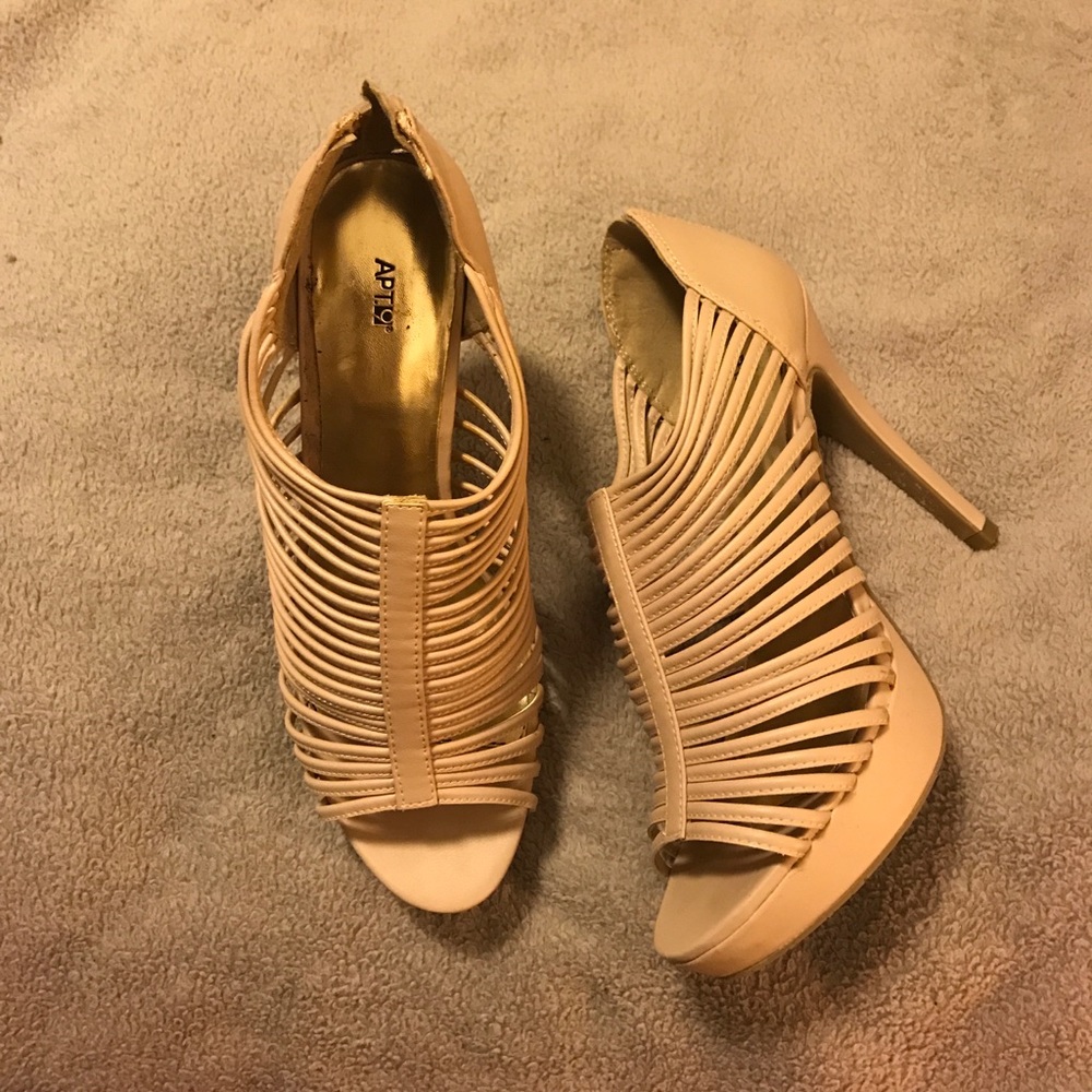 APT 9 Nude Leather Heel