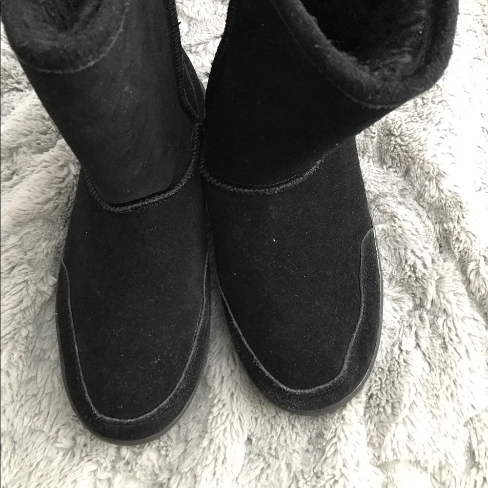 PREOWNED bear paw boots size 8/9 good condition