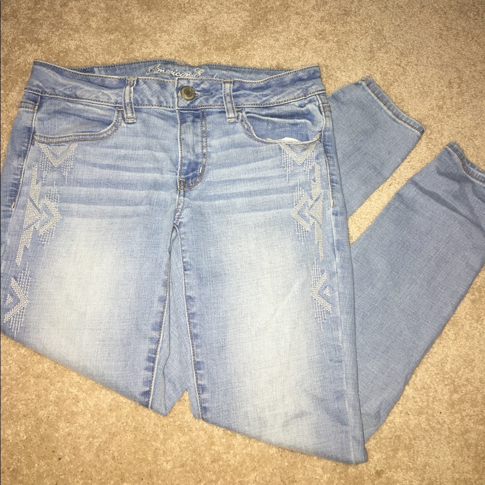 SOLD//American eagle jegging with design