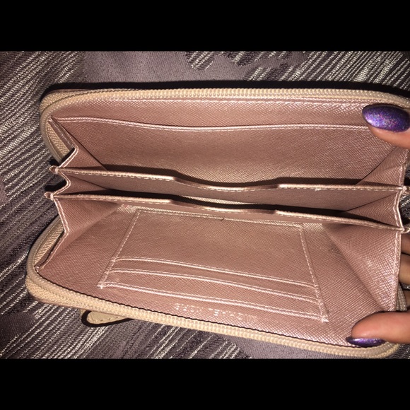 Michael Kors wrist wallet - Picture 3 of 3