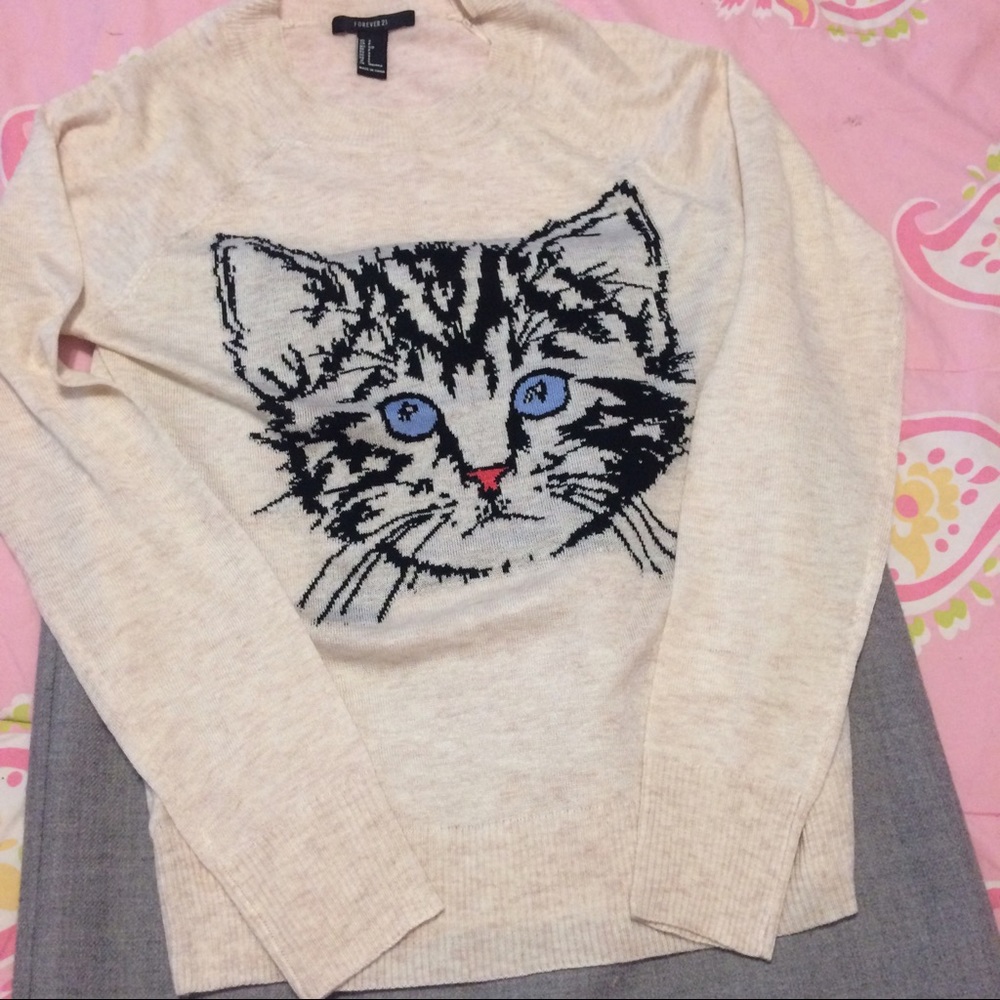 Sweater and skirt bundle