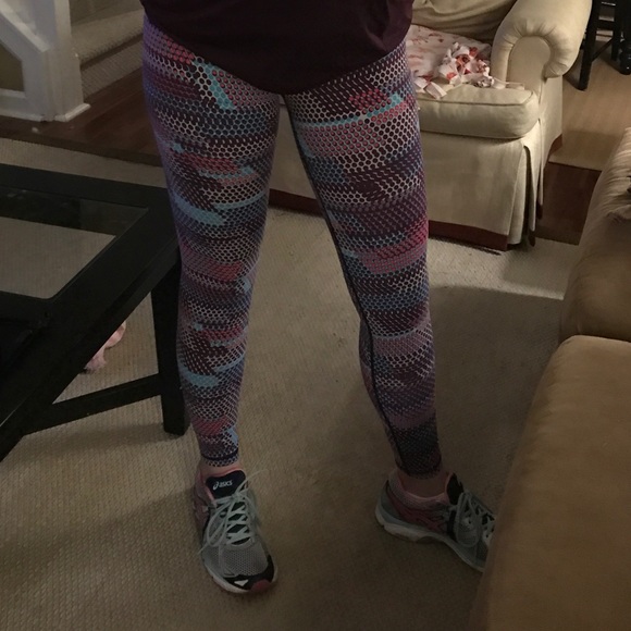 VSX Sport Knockout Tight in Grape Soda Dot - Picture 3 of 5