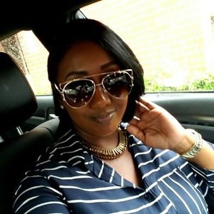 Meet your Posher, Courtney