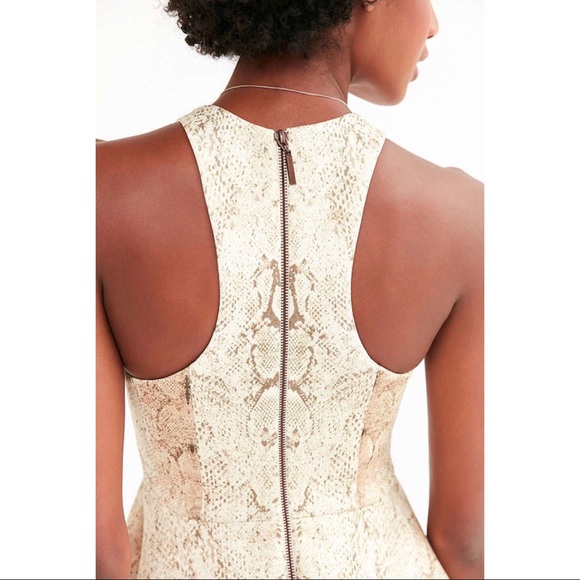 UO Silence & Noise Roxy Scuba Dress - Picture 4 of 8