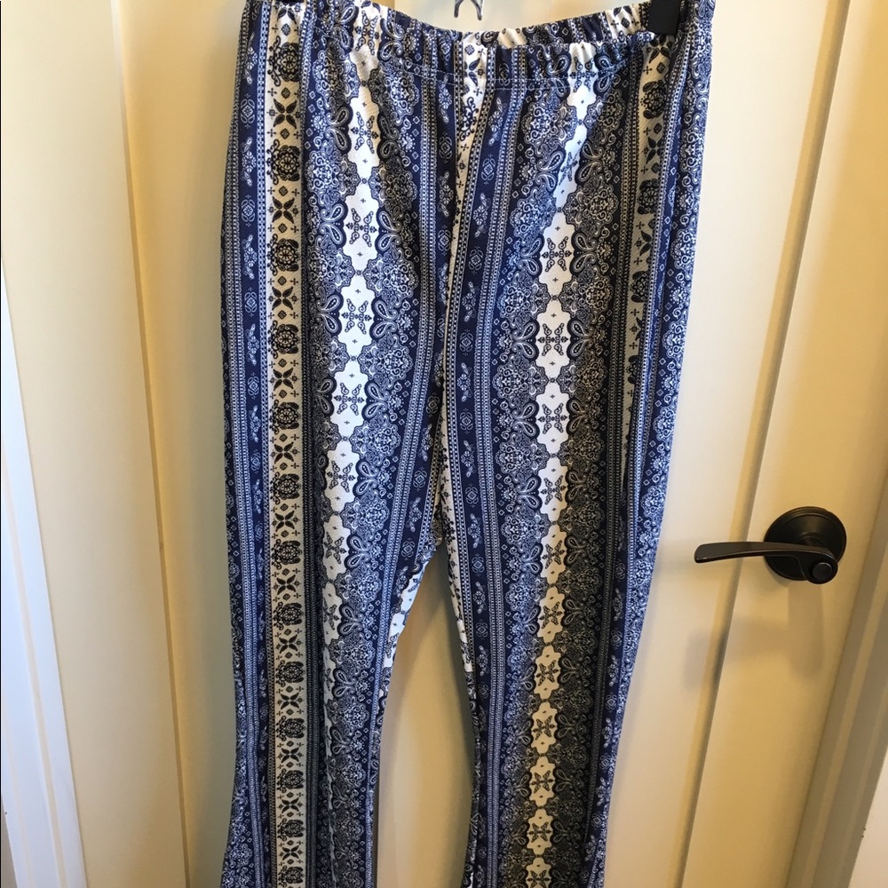boohoo flare hippie print leggings (NWOT)