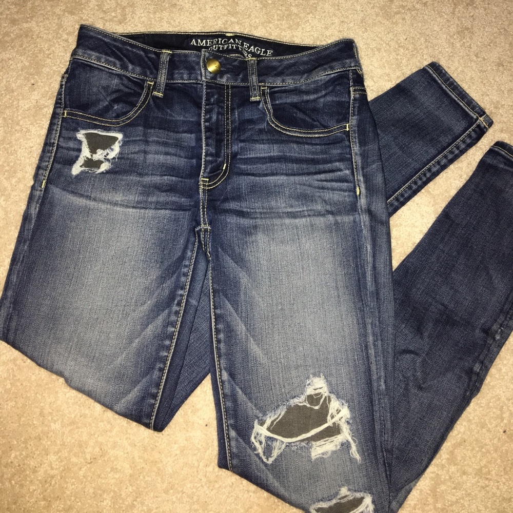 SOLD// American eagle distressed jegging