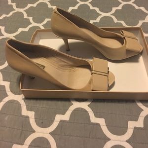 Peep toe, leather shoes