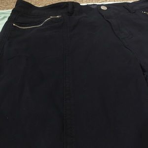 Navy zipper and center seem detail pants