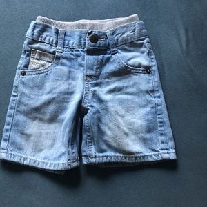 Boys 2T Denim Shorts GenuineKids/OshKosh 💙🌟