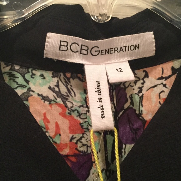 BCB generation 12 floral romper with back slit NWT - Picture 2 of 8