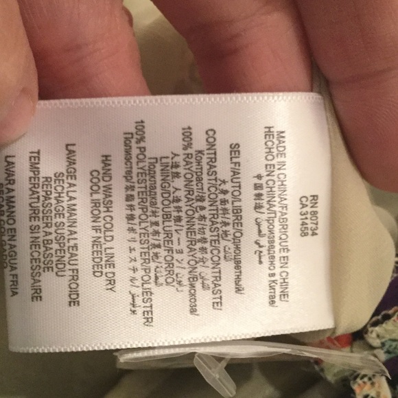 BCB generation 12 floral romper with back slit NWT - Picture 8 of 8