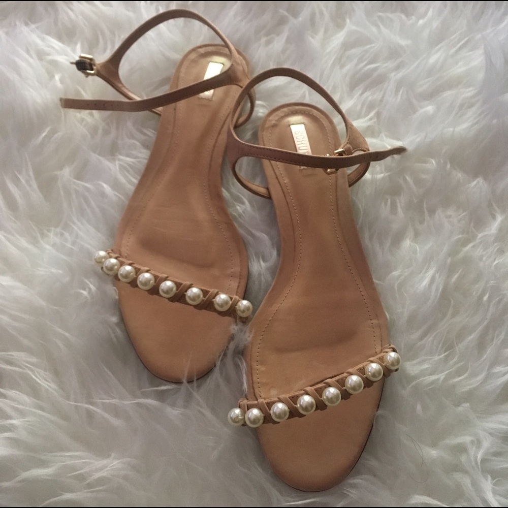 NWOT Shutz Darussa Pearl Sandals. Size 10,  beige