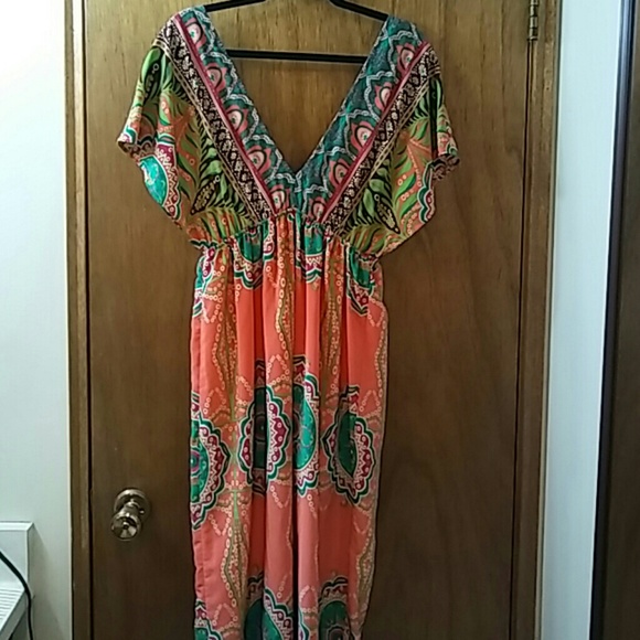 Fun & Flirty Patterned Dress - Picture 4 of 5