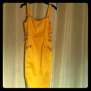 Yellow Cache dress size 2 Runs big