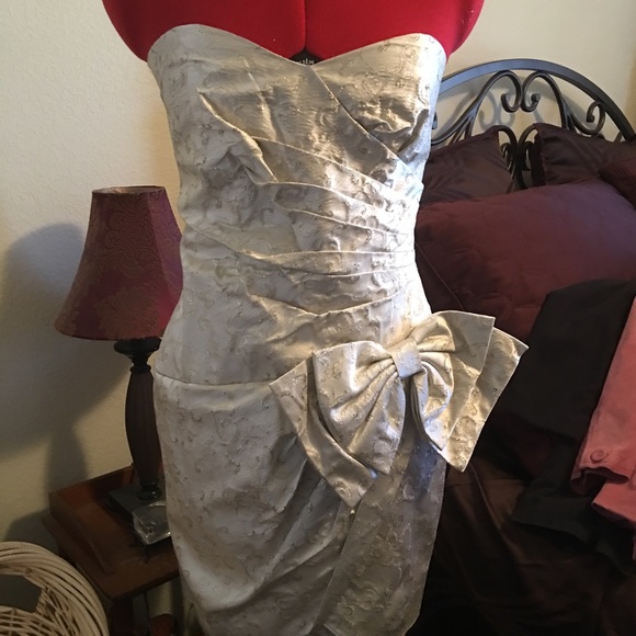 Pantagis Evening gown (strapless) - Picture 1 of 4
