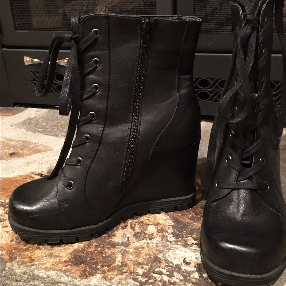 Combat wedge boots