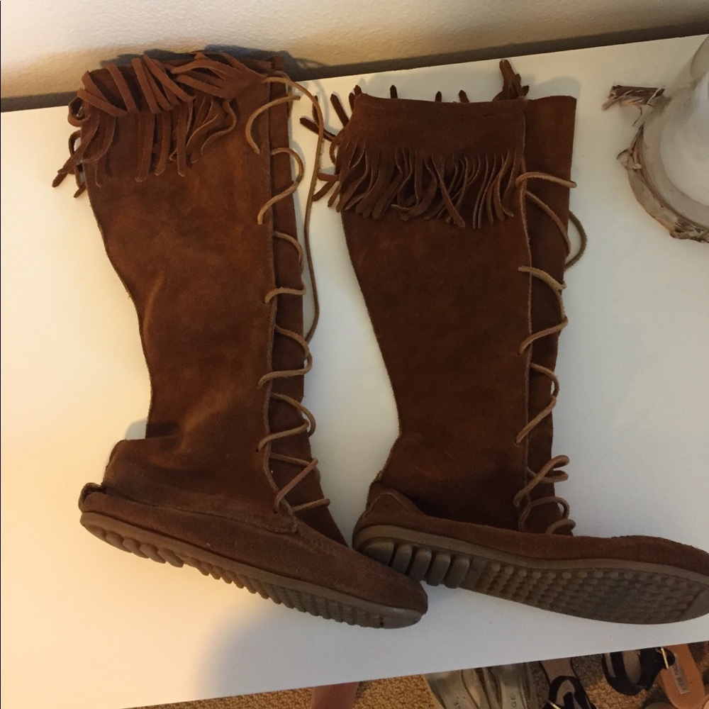 Minnetonka Indian Suede Tie up Boots