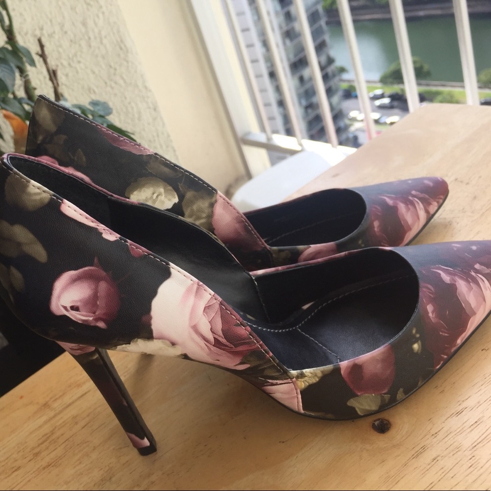 Floral design heels