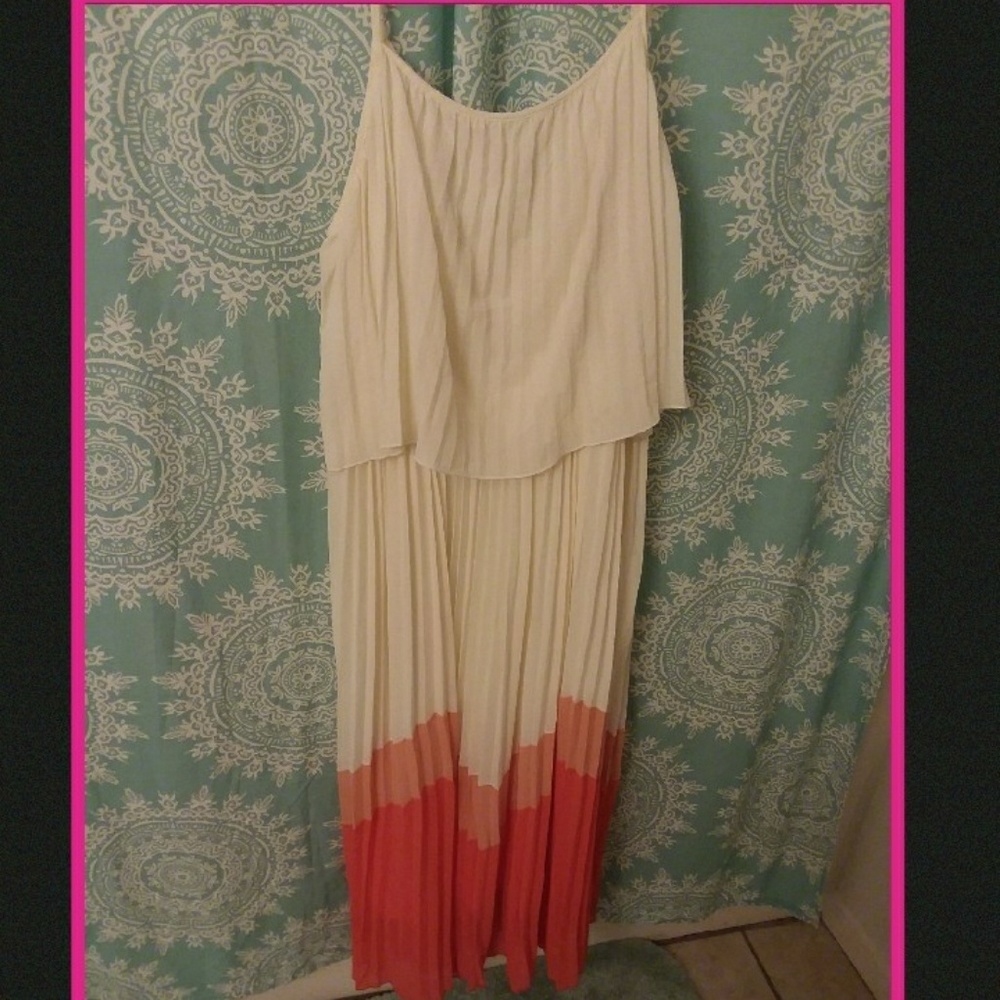 Pretty and flowy maxi dress