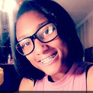 Meet your Posher, Ashanta