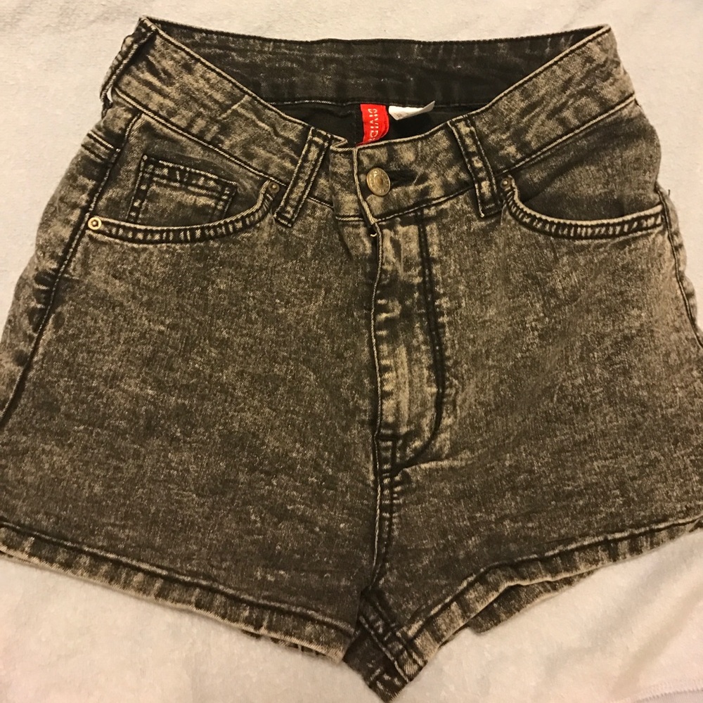 Acid shorts