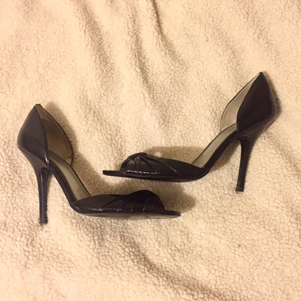 GUESS Peep Toe Black Heels