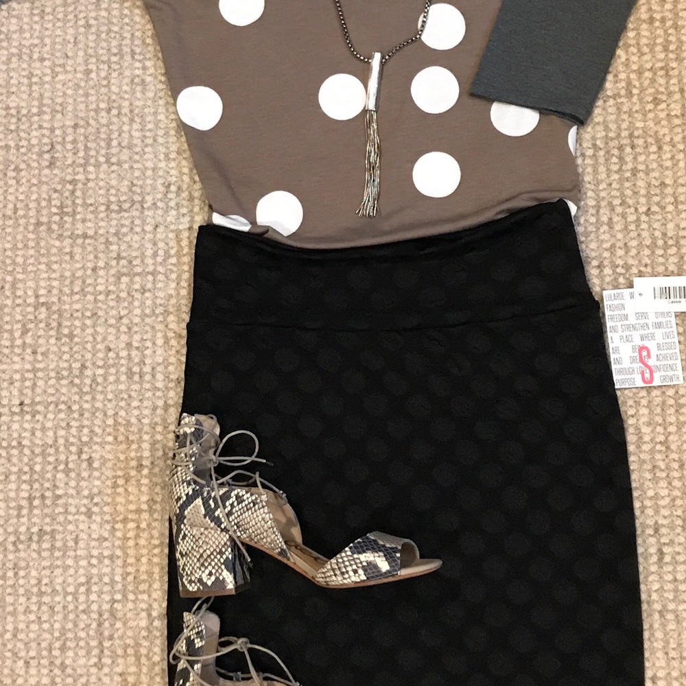 Lularoe Cassie Small NWT Black Dots