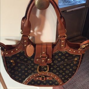 Satchel handbag