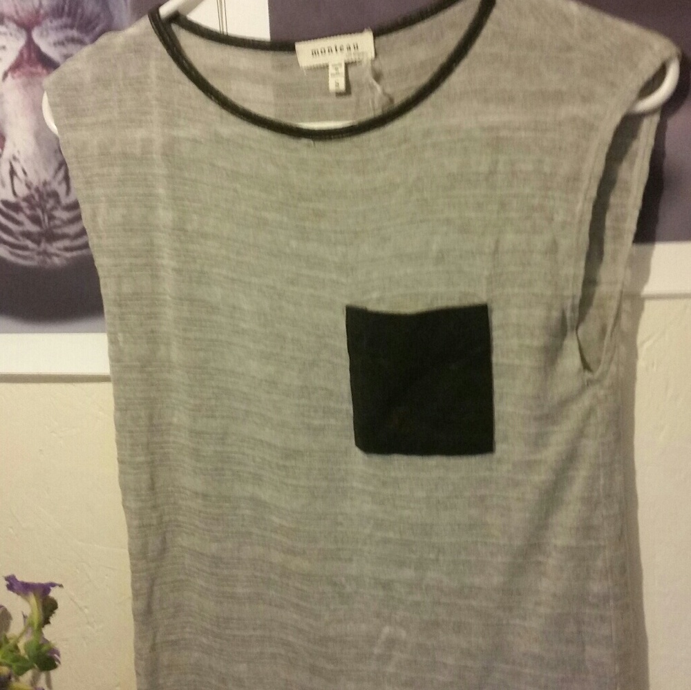 Perfect for a hot daySleeveless t-shirt