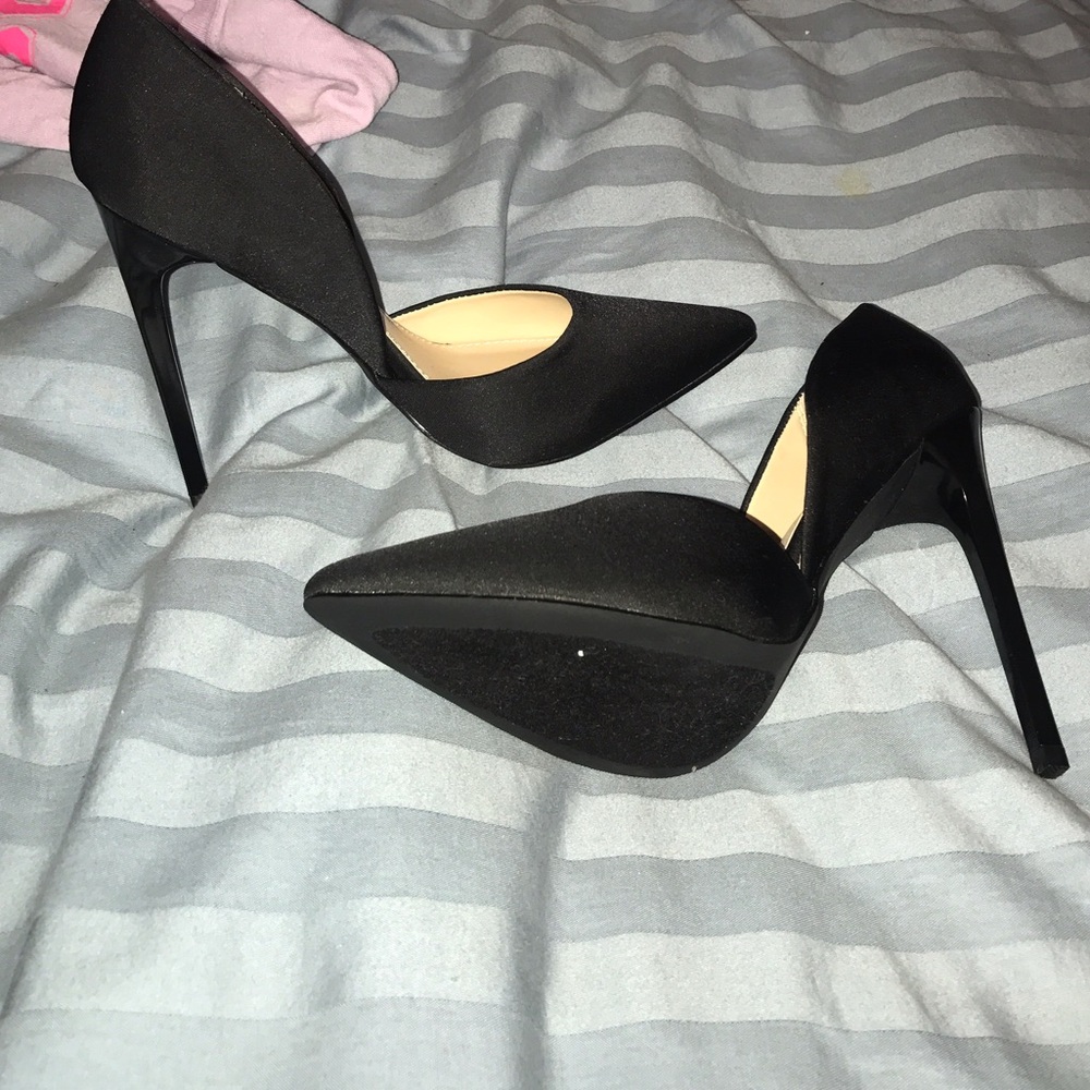 Black stilettos size 7