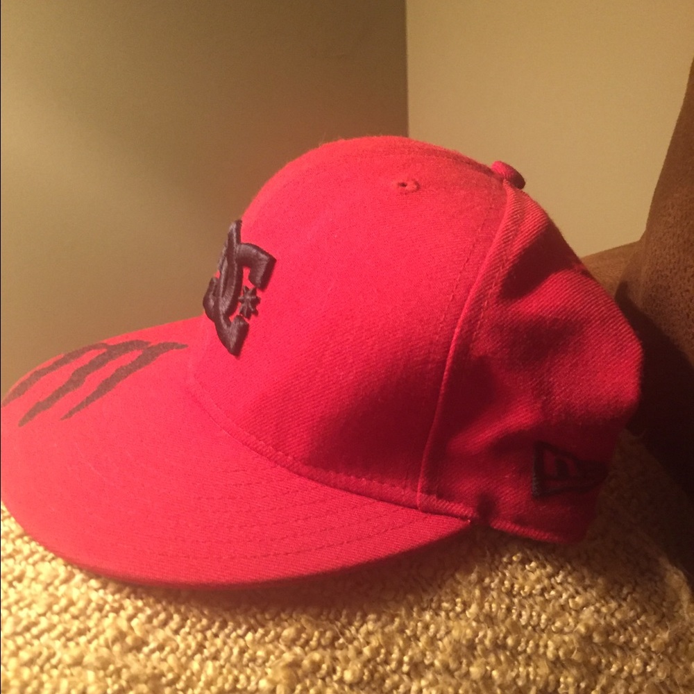 DC hat - Picture 2 of 3