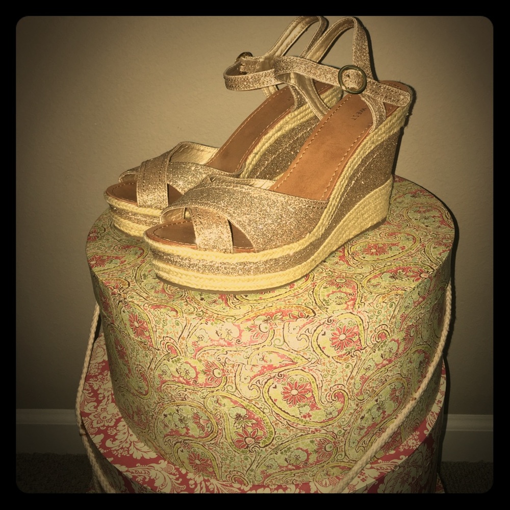 Gold Glitter Platform Wedge