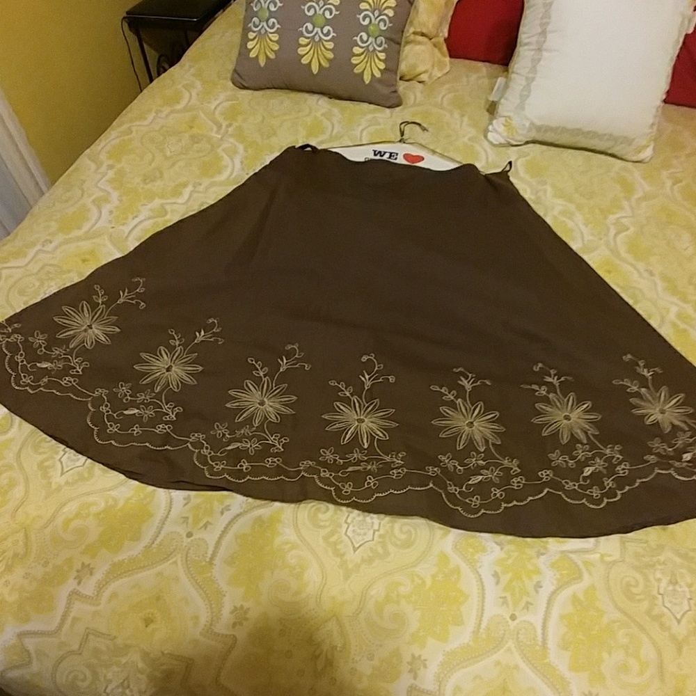 Brown skirt. Nice. Flair