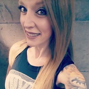 Meet your Posher, Danielle