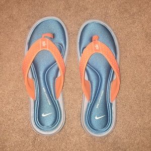Nike Flip Flops Size 8