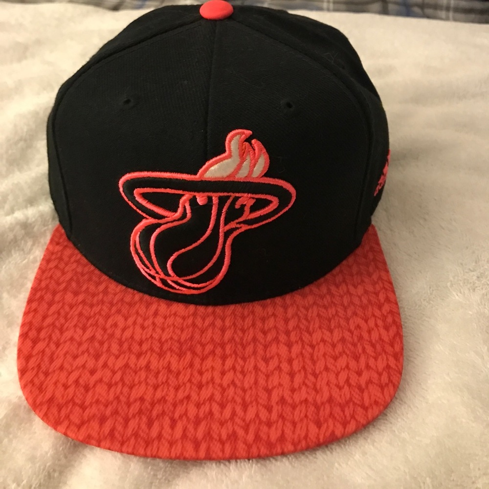Adidas Miami heat snap back