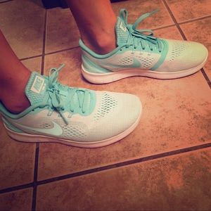 Nike Free RN aqua tifffany blue shoes