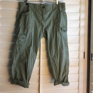 Tommy Hilfiger army green cropped cargo pant