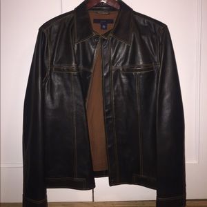 **Great** quality brown leather jacket! (M) GAP