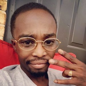Meet your Posher, Ezell
