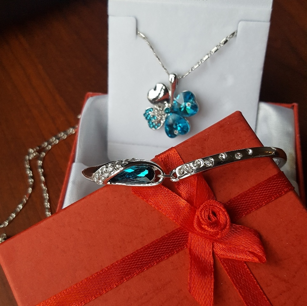 Teal blue zirconia silver necklace & bracelet set