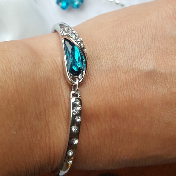 Teal blue zirconia silver necklace & bracelet set - Picture 7 of 8