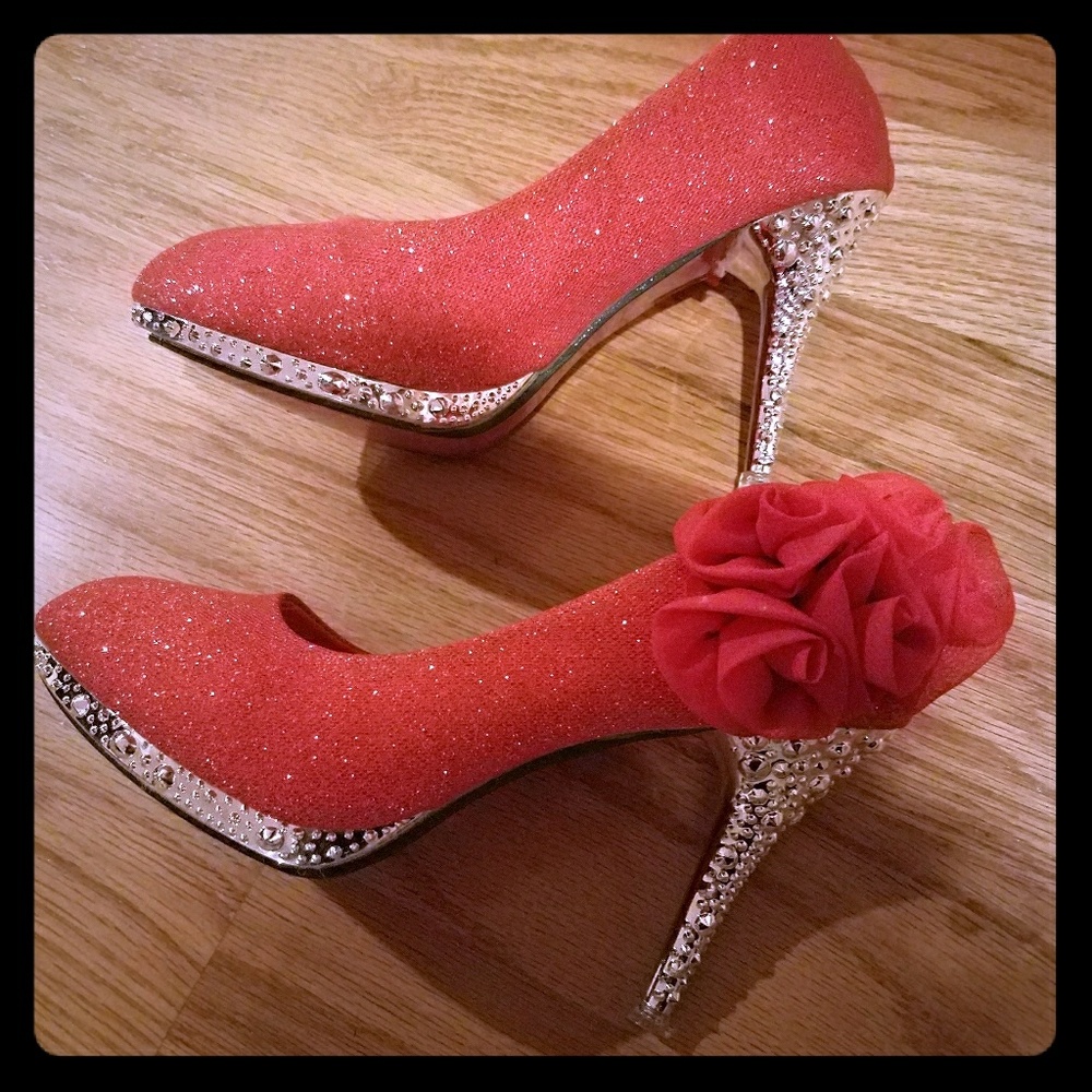 Red pumps