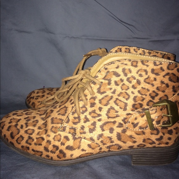 Cheetah booties - Picture 2 of 4