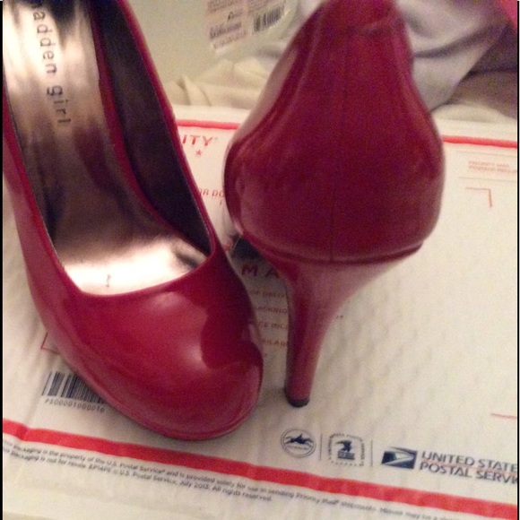 Madden girl high heel pumps never worn - Picture 4 of 5
