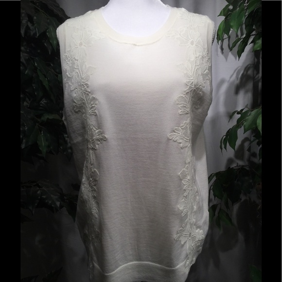 Banana Republic Sleeveless Lite Sweater - Picture 1 of 5